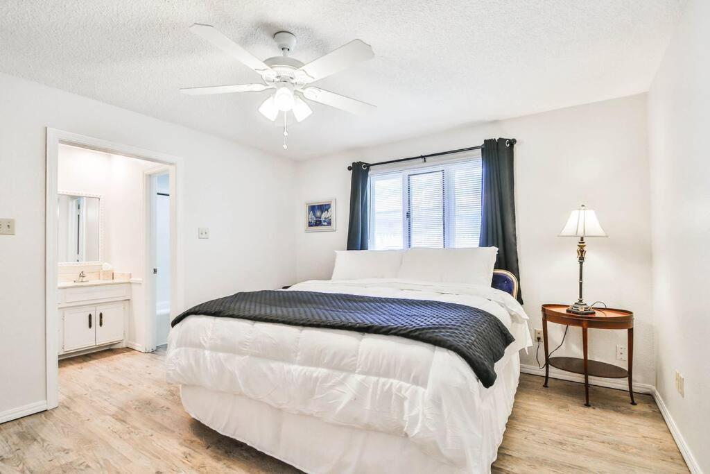 Hot Tub, Privacy, Sleeps 11 & Tons Of Space! Lubbock Luaran gambar