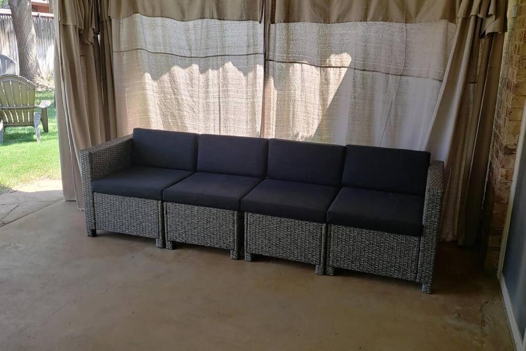 Hot Tub, Privacy, Sleeps 11 & Tons Of Space! Lubbock Luaran gambar